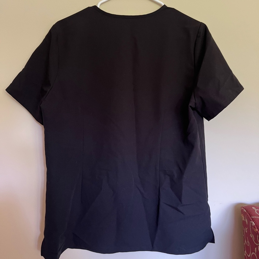 FIGS Black Technical Scrub Top - Picture 5 of 5